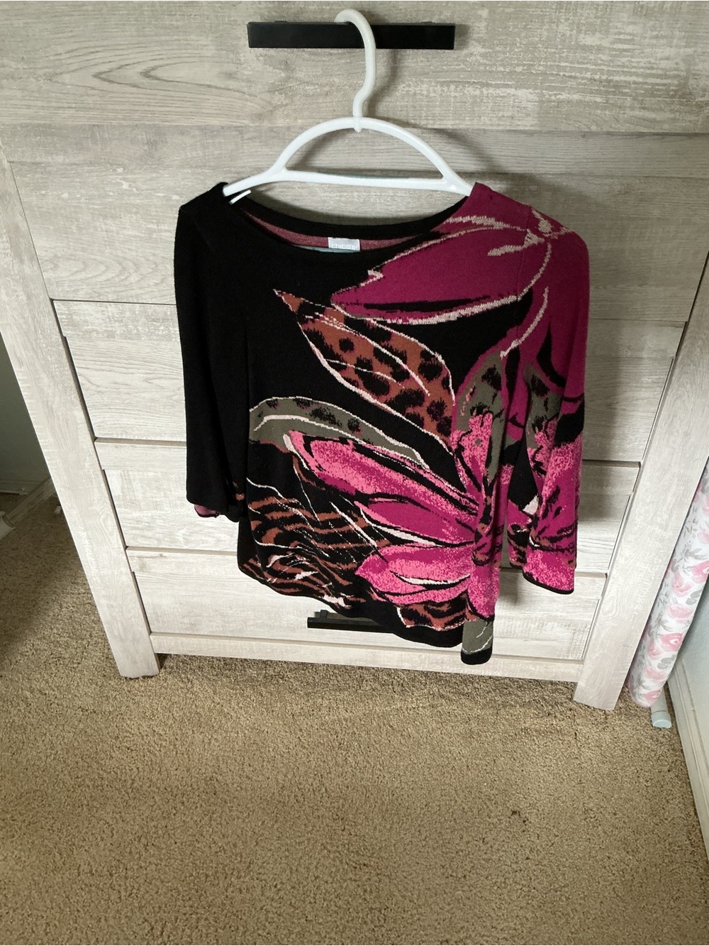 Chicos colorful pretty sweater size 0 which is small